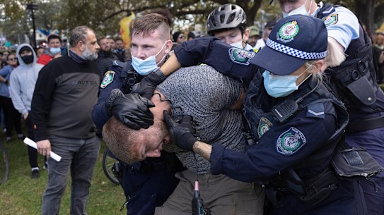 Anti-lockdown protests in Sydney’s CBD turned chaotic on Saturday.