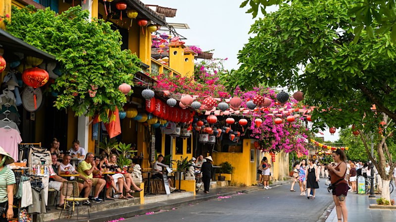 Reports allege some Vietnam restaurants have inflated Google review ratings