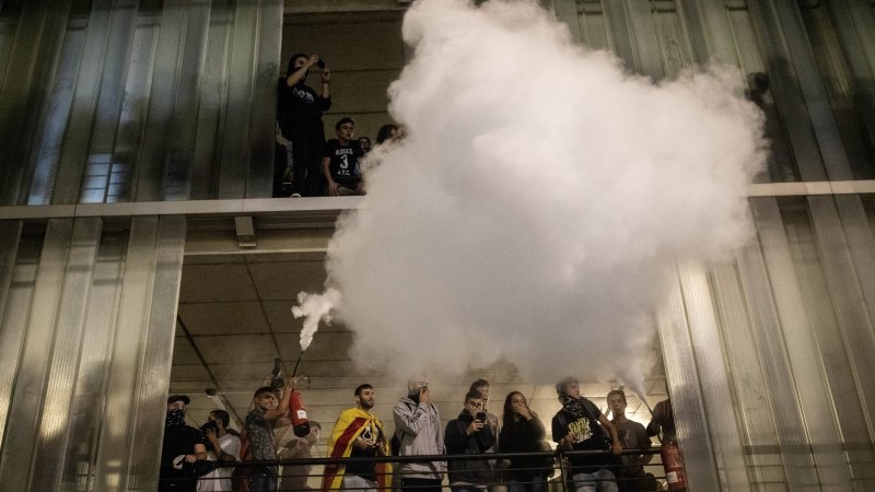 Barcelona Riots Erupt As Spain Convicts Lead Catalan Separatists