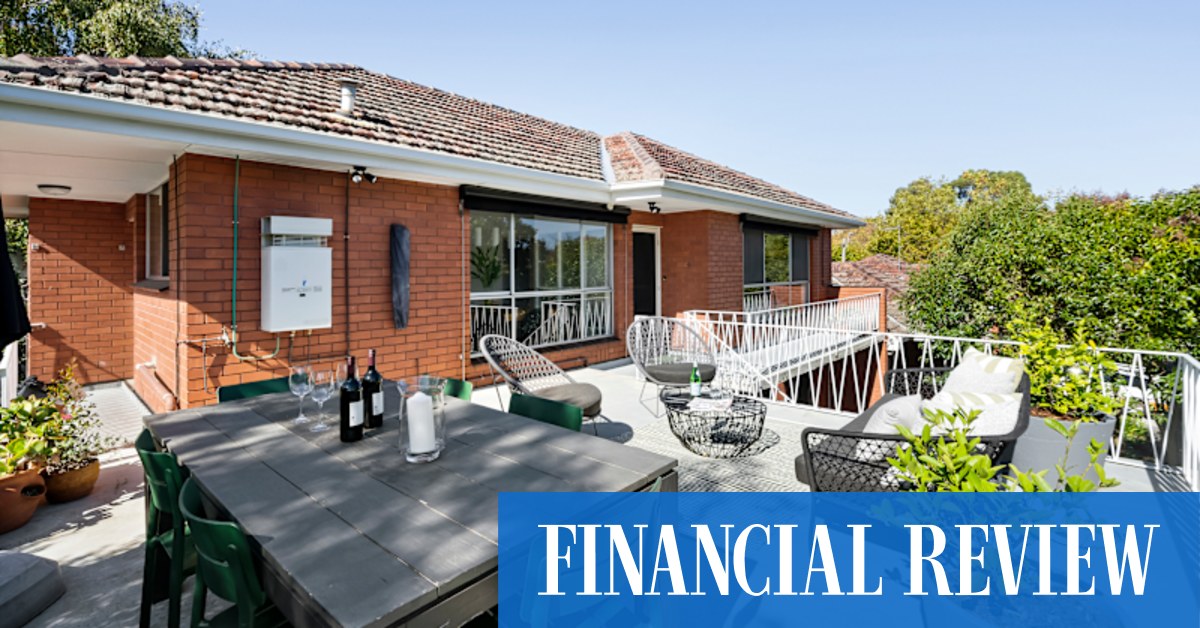Property market: Wealthy parents deliver $100k premium as auction clearance hit 15-month high - Vimarsana News