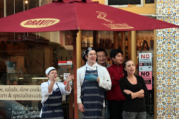 Outside Tartine in Armadale circa 2008.