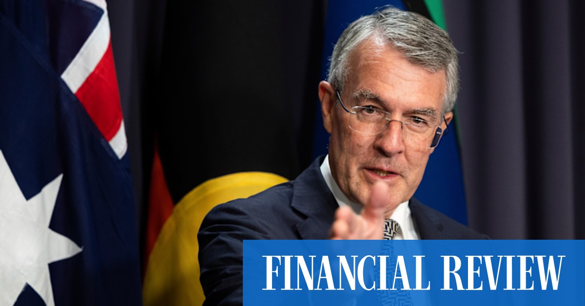 Attorney-General Mark Dreyfus to name and shame pro bono laggards - Vimarsana News