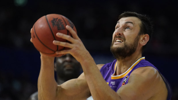 Kings coach defends form of Bogut and Ware after beating Taipans