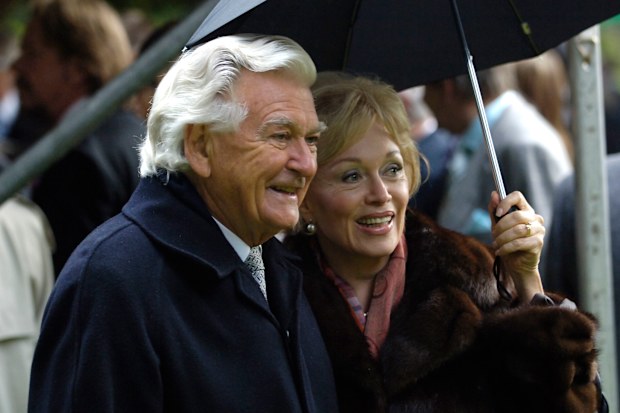 Bob Hawke and Blanche at the wedding of Mike Rann and Sasha Carruozzo in the Botanic gardens Adelaide. 15th July 2006. THE SUNDAY AGE Picture by David Mariuz. dmz060715.001.003