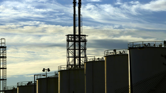 Viva Energy, owner of the Geelong oil refinery, is seeking approval to begin importing liquefied natural gas into Victoria for the first time.