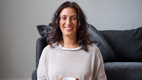 Dr Elise Bialylew is using meditation to ease anxiety about the COVID-19 pandemic.