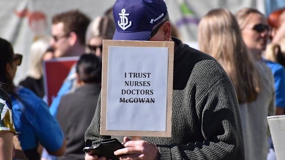 Staff are furious at how the government and hospitals have handled the hospital crisis.