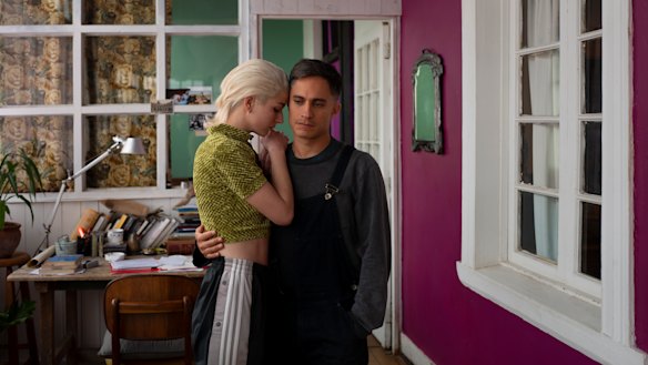 Mariana Di Girolamo and Gael Garcia Bernal in Ema.