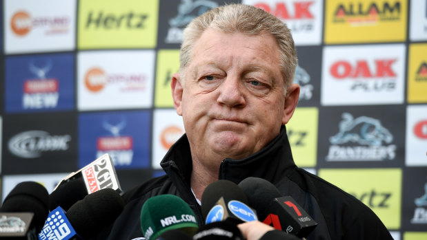Panthers general manager of football Phil Gould tried to sign Wayne Bennett at the same time his chairman Dave O'Neill was signing Ivan Cleary.