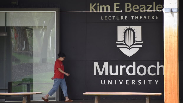 Murdoch University will gradually phase out its face-to-face lectures by 2022. However huge lecture theatres for 100 or more students remain closed.
