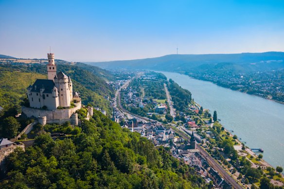 Os pedágios para cruzar o rio foram cobrados em Marksburg.