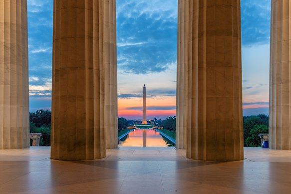 View from Lincoln Memorial at Washington Monument.