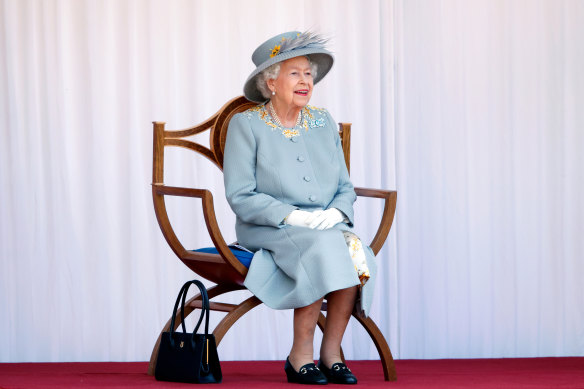 Queen Elizabeth II dies How the Queen endured her public adoration
