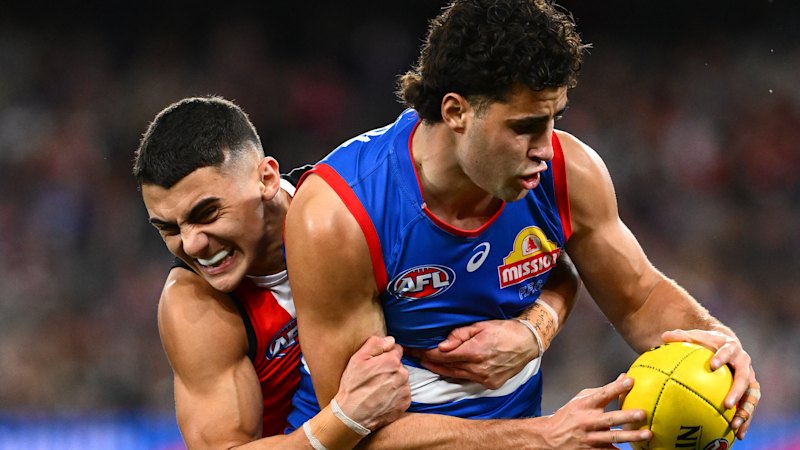 AFL LIVE: English out injured as Bulldogs, Eagles battle at Marvel Stadium