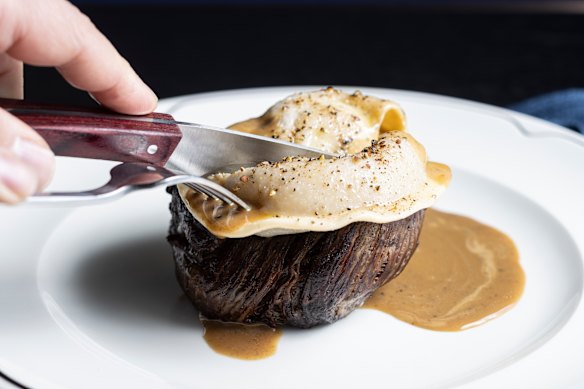 The pepper sauce is hidden inside the raviolo.