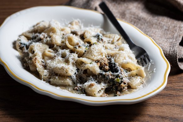 Paccheri ragu.
