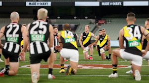 Afl Returns Fans Not There But Tv Coverage Lifts Spirits
