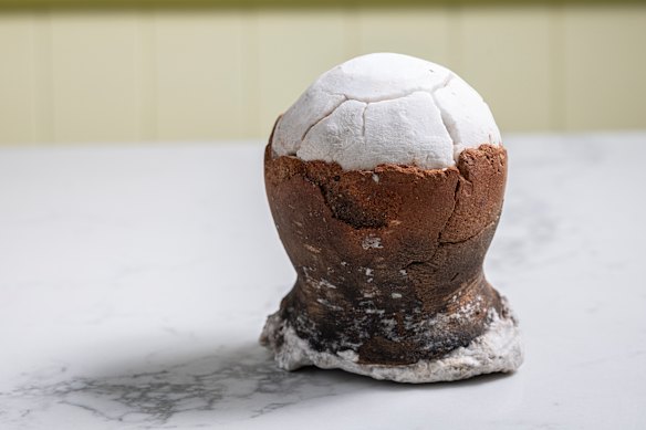 Asin tibuok (“whole salt”) resembles a dinosaur egg.