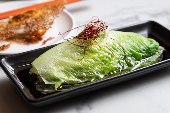 Braised lettuce.