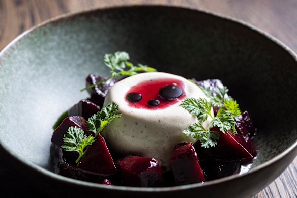 Macadamia ice-cream, fig leaf oil, plum syrup, white chocolate and puffed grains.