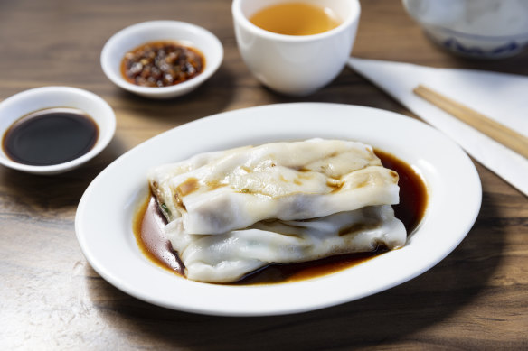 Cheung fun filled with roast pork.