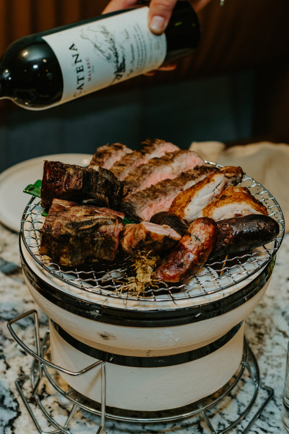 Two and three-course executive lunches are available.