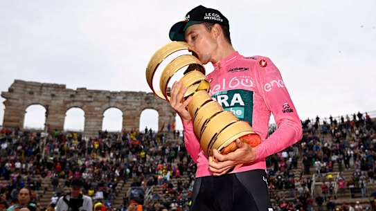 ustralia’s Jai Hindley kisses the trophy at the end of the 21st stage against the clock race of the Giro D’Italia, in Verona, Italy, Sunday, May 29, 2022. (Fabio Ferrari/LaPresse via AP)