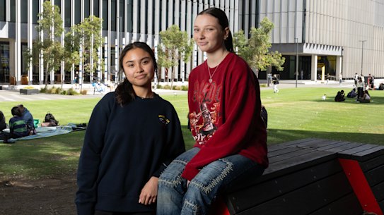 UNSW  students  Sofia Miranda and Grace Spiteri.