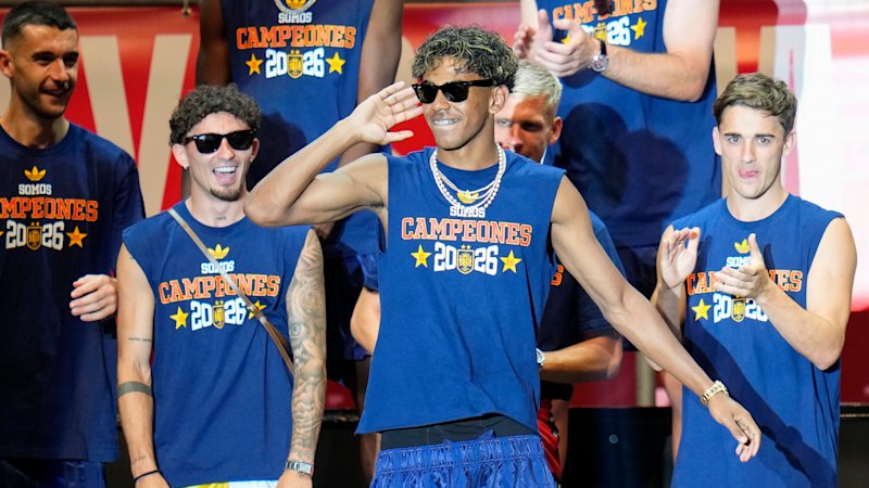 Two million adoring fans greet Spain’s returning World Cup champions