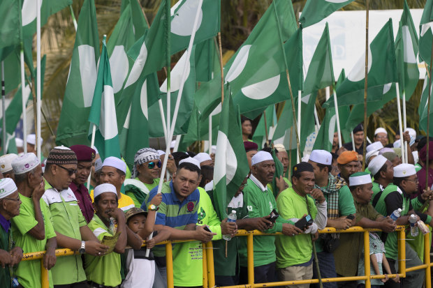 Support has grown for the Pan-Malaysia Islamic Party (PAS).