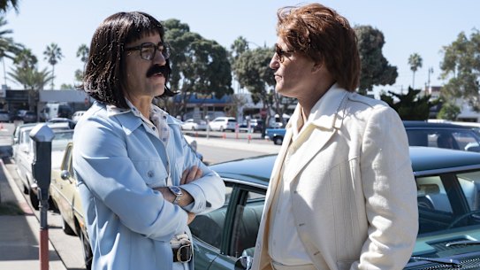 Justin Theroux and Woody Harrelson in White House Plumbers.