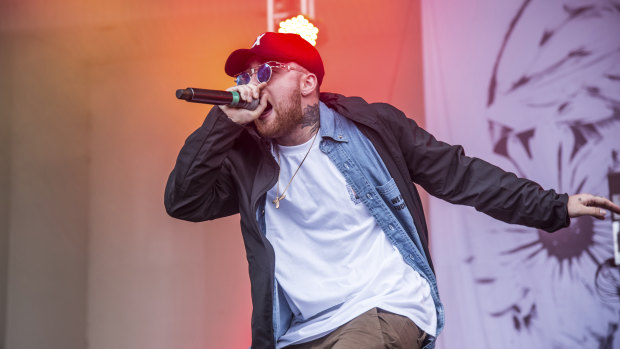 Mac Miller has a run in with Donald Trump and asked his fans not to vote for him.