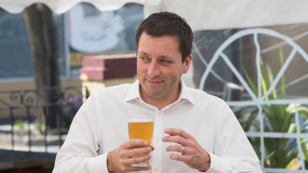 Matthew Guy enjoys a lunchtime beer on the campaign trail this week.