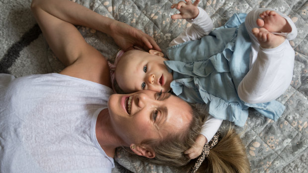 Lisa Rozen Grey and her 5-month-old daughter Isabella Grey.