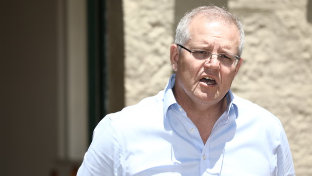 Prime Minister Scott Morrison speaks to the media about the federal government's response to the bushfires across NSW and Queensland at Kirribilli House on Saturday.