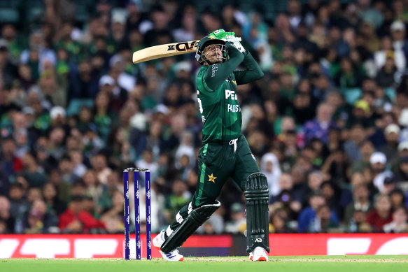  Shaheen Afridi of Pakistan bats earlier