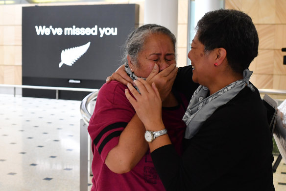 While she waited, Vai Vaagh said her heart was beating out of her chest as she prepared to hug her mother, Lagi Tunia. 