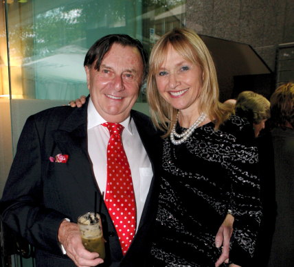 Barry Humphries with wife Lizzie Spender  in 2009 in Sydney.