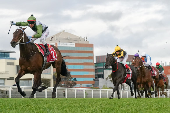 Incentivise races away to victory in the Caulfield Cup.