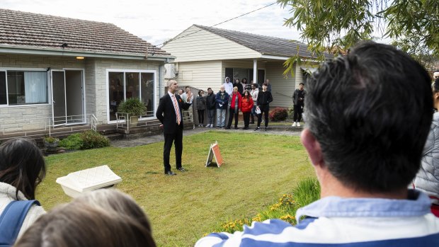 Outdated home in Sydney’s north fetches $2.52 million, last sold for £300 as an empty block
