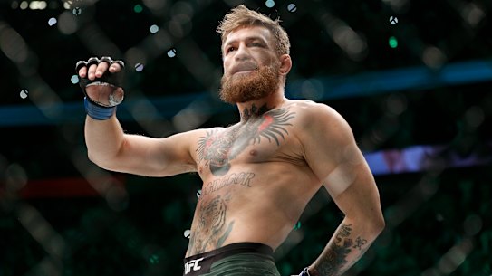 McGregor was in his usual confident mood when he arrived in the Octagon before the Russian.