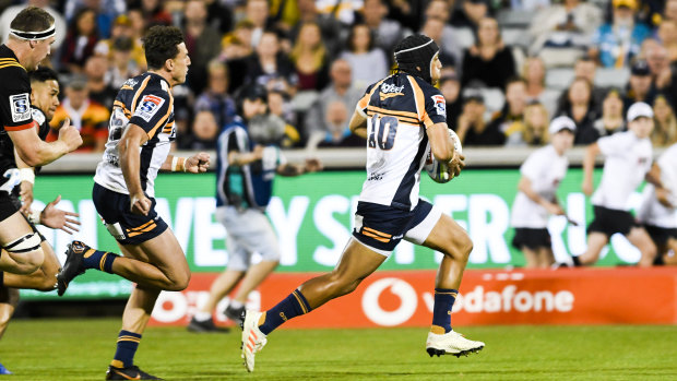 Brumbies playmaker Christian Lealiifano set up three tries against the Chiefs in the thumping win on Saturday. 