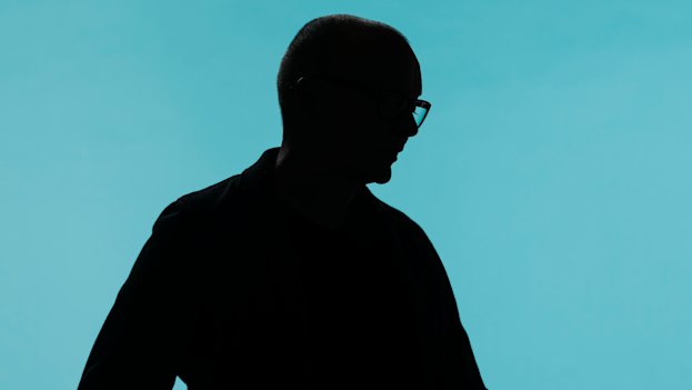 This man helped raise two girls – one of whom is his biological child – with a lesbian couple. When the women planned to move to New Zealand, he took a stand.