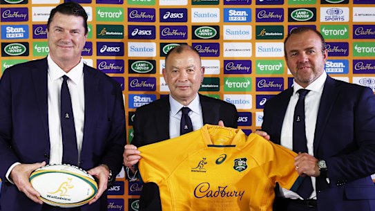 Rugby Australia chairman Hamish McLennan, Eddie Jones and Rugby Australia chief executive Andy Marinos.