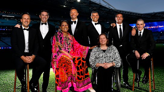 Stadium Australia Hall of Fame inductees at the gala dinner; from left: Mark Schwarzer (football), Brad Fittler (rugby league), Cathy Freeman (Olympian), Ian Thorpe (Olympian), John Aloisi (football), Louise Savage (Paralympian), Andrew Johns (rugby league), Tim Sullivan (Paralympian). 