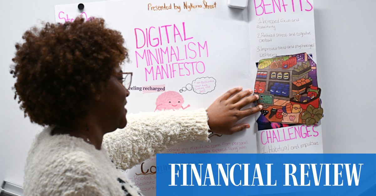 The university class weaning students off their phones