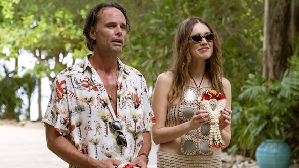 Chelsea (Aimee Lou Wood) and Rick (Walton Goggins) in The White Lotus.
