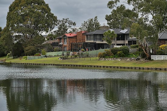 Properties along Lakeside Bvd, Rowville.