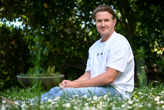 Olly Woolrych is the co-founder of [mo]re than a run.