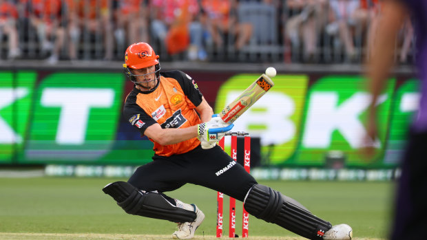 Crawley, Hardie bring heat to take wind out of Hurricanes and send Scorchers to top of BBL ladder